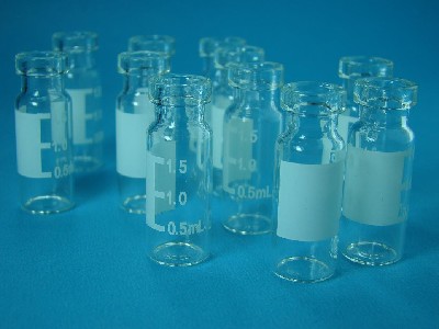 Selbstklebende runde Flaschenaufkleber-Beschriftungsmaschine Sirup 2000 x 1100 x 1300 mm