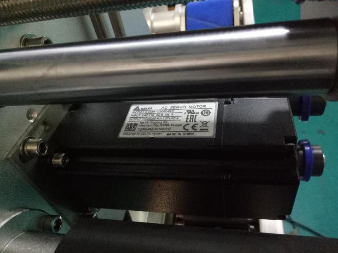 SUS304 Cabinet Two Sides Quadratische Flaschenaufkleber-Etikettiermaschine mit Körperpflegeprodukten