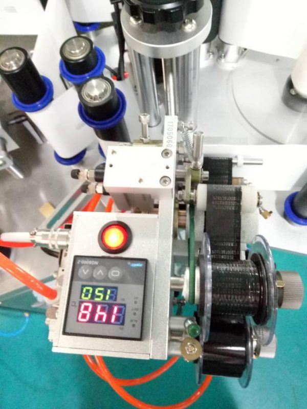 Beschriften Sie die automatische Doubel-Seitenaufkleber-Beschriftungsmaschine mit Paging-Gerät und Codiermaschine