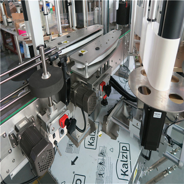 Vollautomatische quadratische Flaschenetikettiermaschine 4000-8000 B / H Kapazität