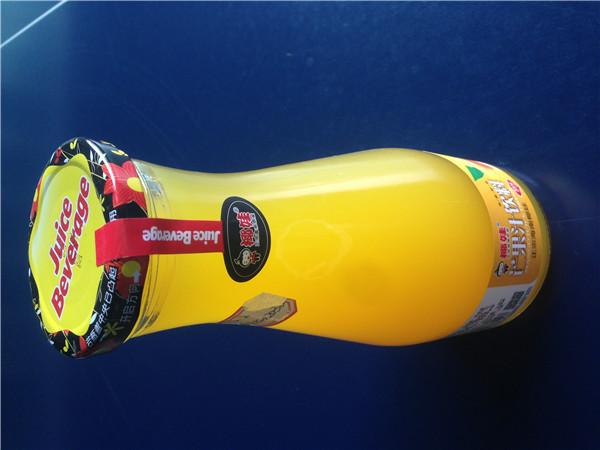 Selbstklebende Etikettiermaschine, lineare vertikale Etikettenmaschine mit vier Etiketten