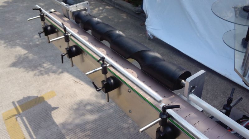 China Packaging Rundflaschen-Etikettiermaschine für gebrauchte automatische Selbstklebeanbieter mit automatischem Fabrikpreis