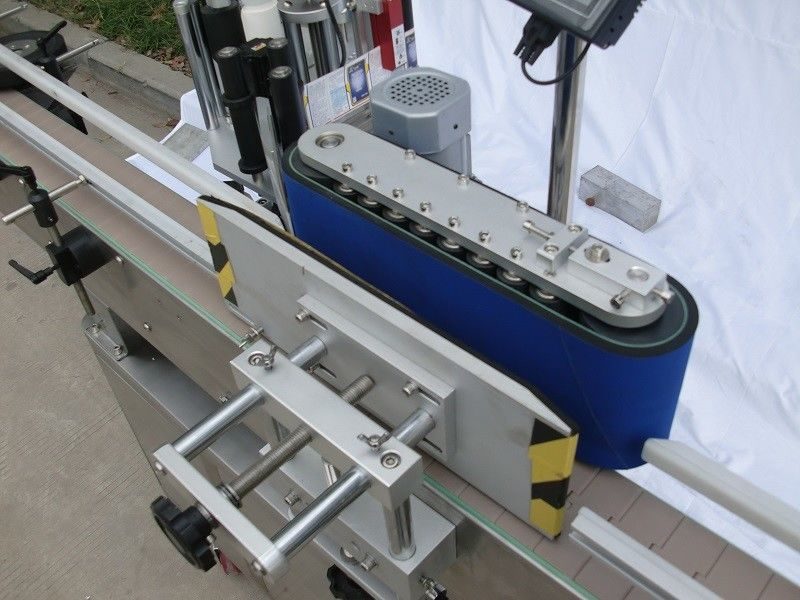 China Aerosol kann automatische runde Flaschenetikettiermaschine für selbstklebende Lieferanten mit 20-200 Stück / min Fläschchen