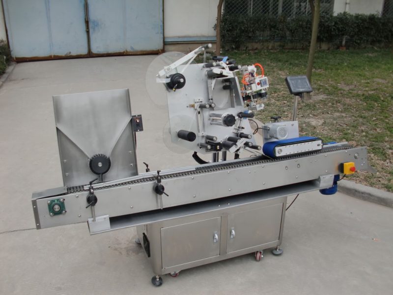 China Conveyor Motor HY Marke Fläschchen Etikettiermaschine, 7. Batterie Etikett Aufkleber Maschine für Elektronikzulieferer