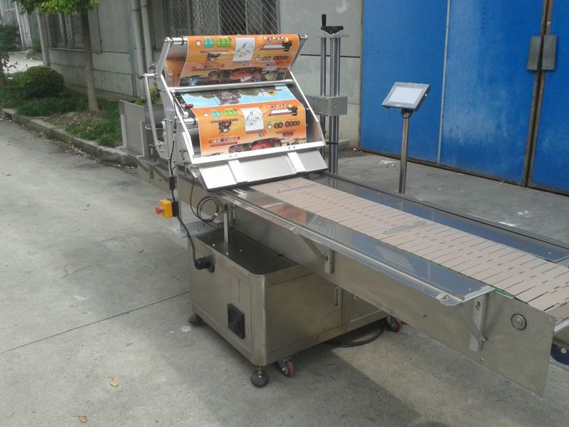 China Tischplatte selbstklebende Aufkleber flache Oberfläche Etikettenapplikator mit Paging Machine Feeding Objects Lieferant
