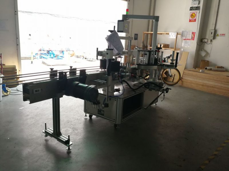 China Flat Bottle Druckempfindliche Etikettiermaschine Einseitiger oder zweiseitiger Lieferant