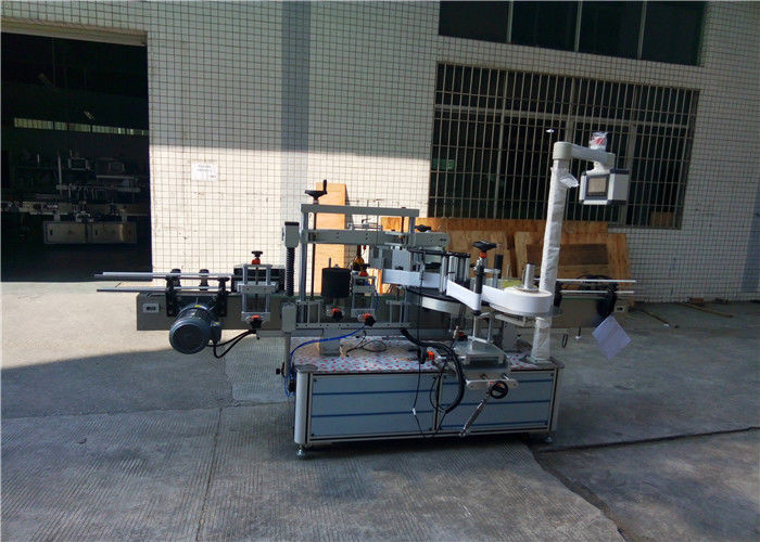 China Vollautomatische quadratische Flaschenetikettiermaschine 4000-8000 B / H Kapazitätslieferant