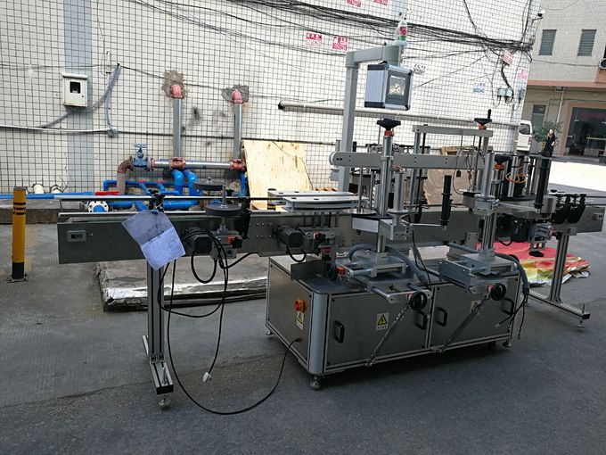 Selbstklebende Etikettiermaschine mit drei Etiketten, 110 V / 380 V Spannung