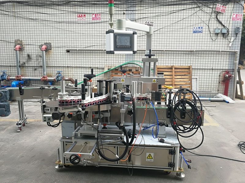 China High Precise Automatic Sticker Doppelseitige Flachflaschen-Etikettiermaschine Long 2m Lieferant