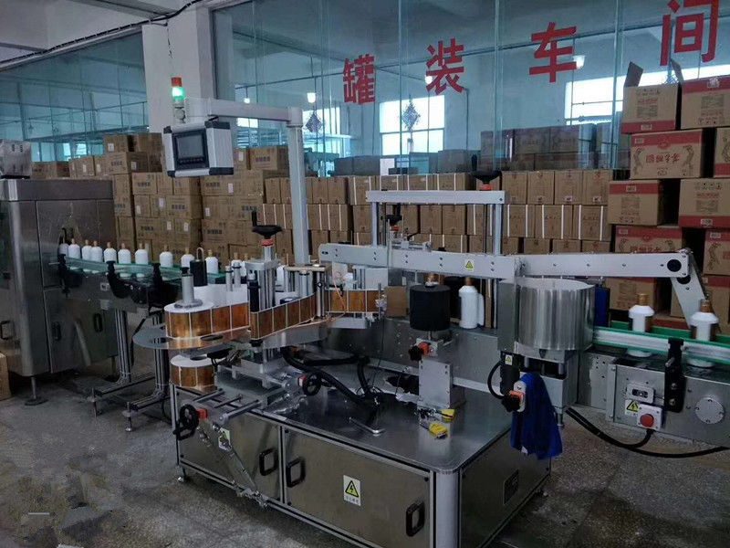 China Automatic Adhesive Vorder- / Rückseite Glasflaschen-Etikettiermaschine High Speed 5000 - 8000B / H Lieferant